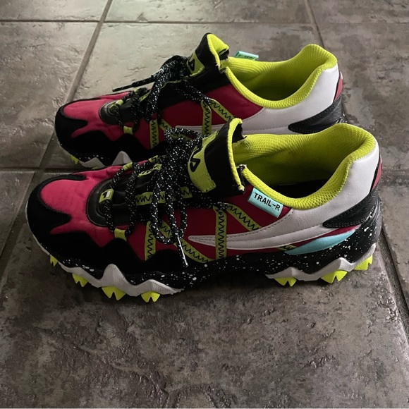 Fila Trail-R CB Wmn Cerise Black Love Bird Sneakers . US 9.5 Euro 41 . Stylish - Picture 3 of 4